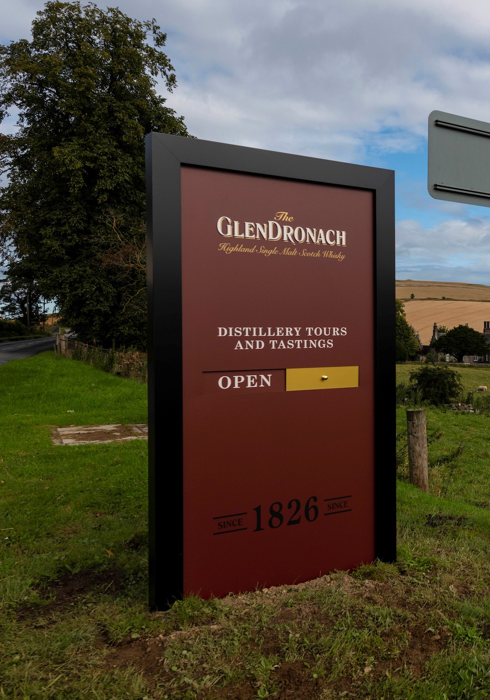 Glendronach
                sign